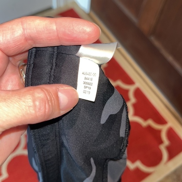 ATHLETA dark camo 7/8 legging size 1X - Picture 11 of 13